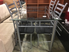Köksbord + 4st stolar